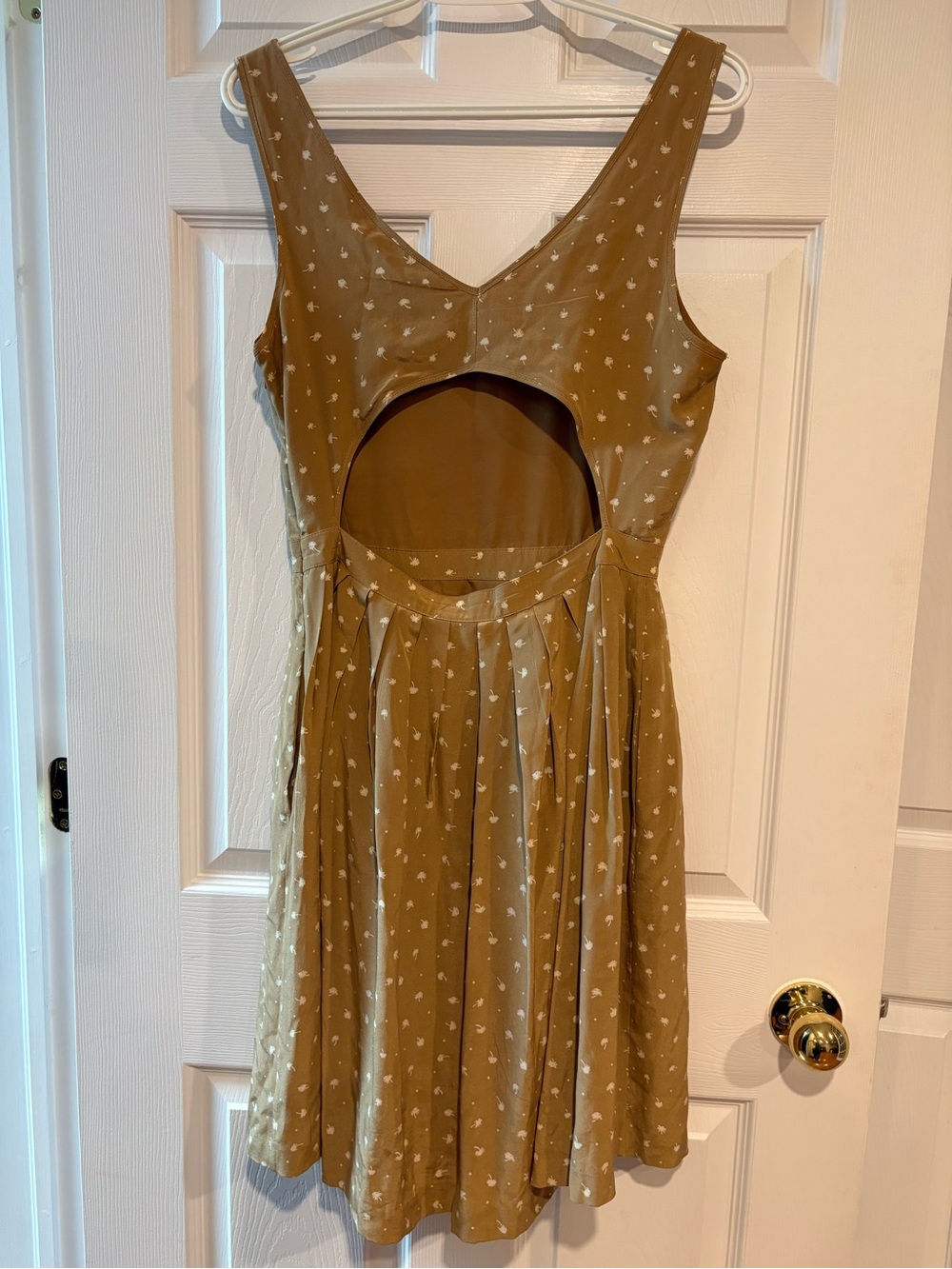 Club Monaco 100% Silk Palm Print Open Back Fit & Flare Dress Size 6 Resort Chic - Picture 4 of 10